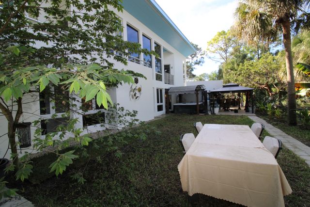 930 Rambling Drive Circle, Wellington, FL 33414