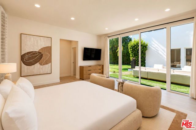 703 N Maple Drive, Beverly Hills, CA 90210