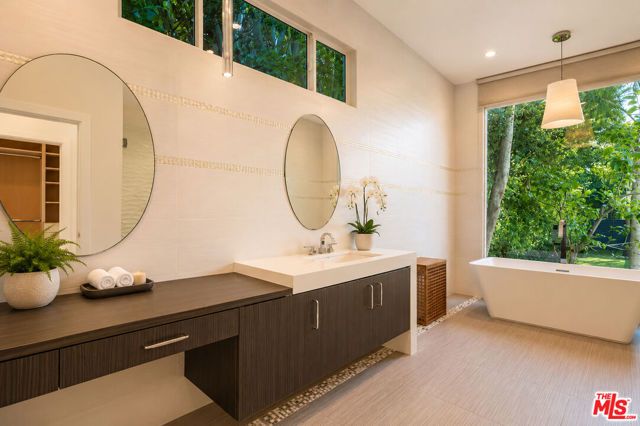 703 N Maple Drive, Beverly Hills, CA 90210