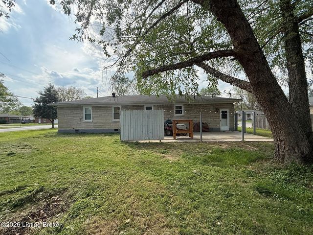 8107 Poinsettia Dr, Louisville, KY 40258