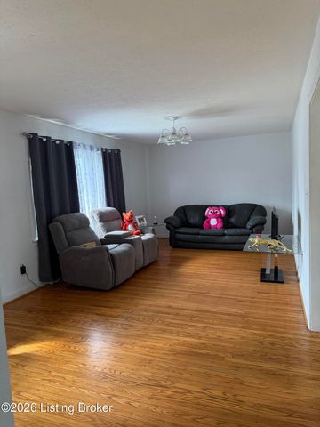 8107 Poinsettia Dr, Louisville, KY 40258