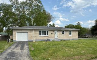 8107 Poinsettia Dr, Louisville, KY 40258