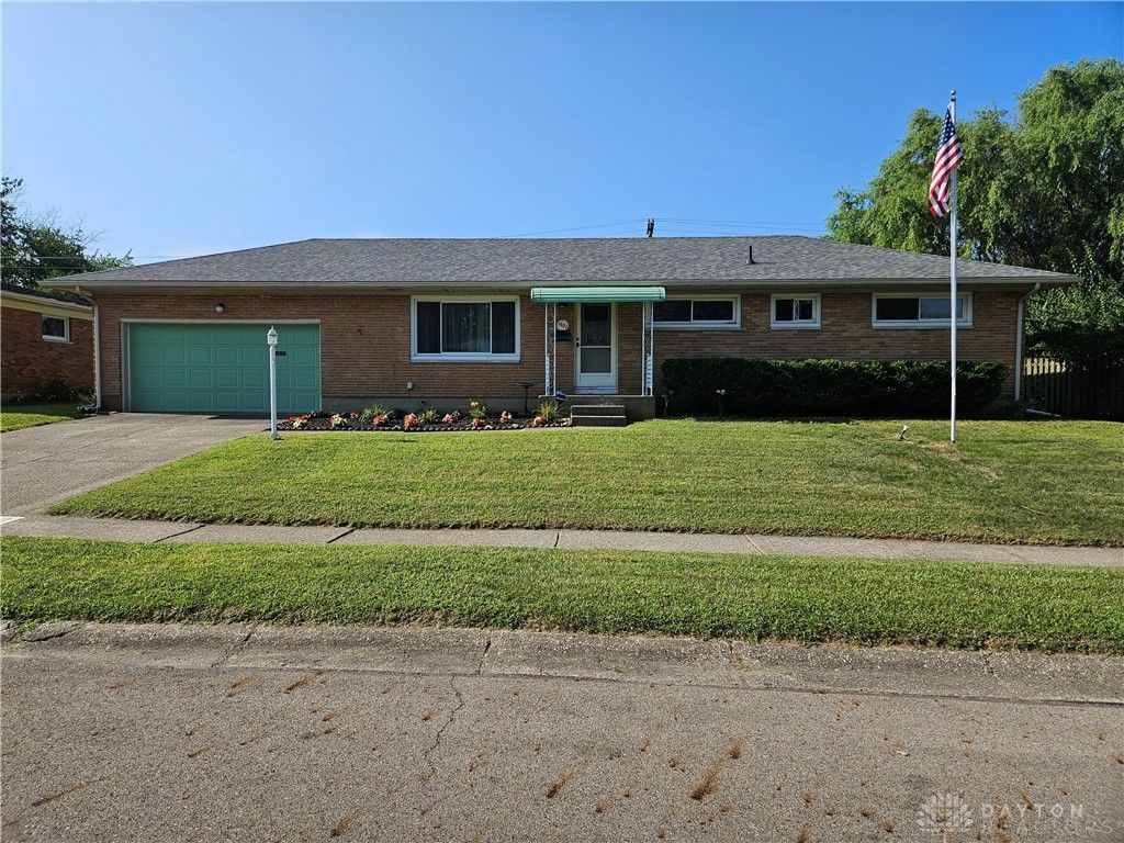 1621 Biscayne Drive, Springfield, OH 45503