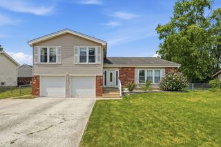 316 PLYMOUTH Lane, Bloomingdale, IL 60108