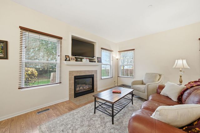 1836 Candlelight Circle 1836, Montgomery, IL 60538