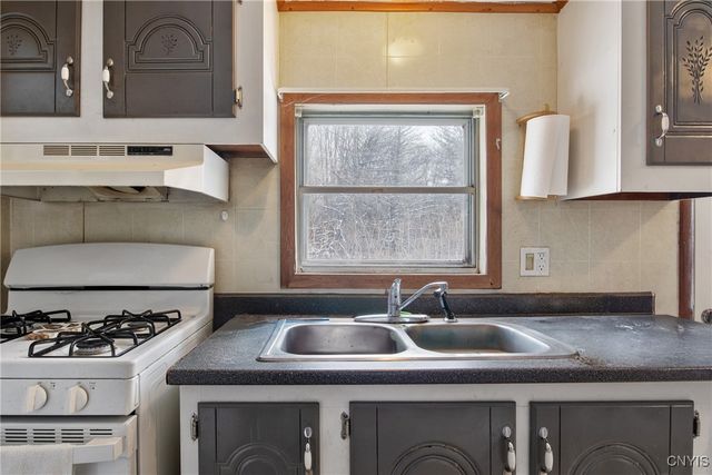 564 County Line Road, Granby, NY 13135