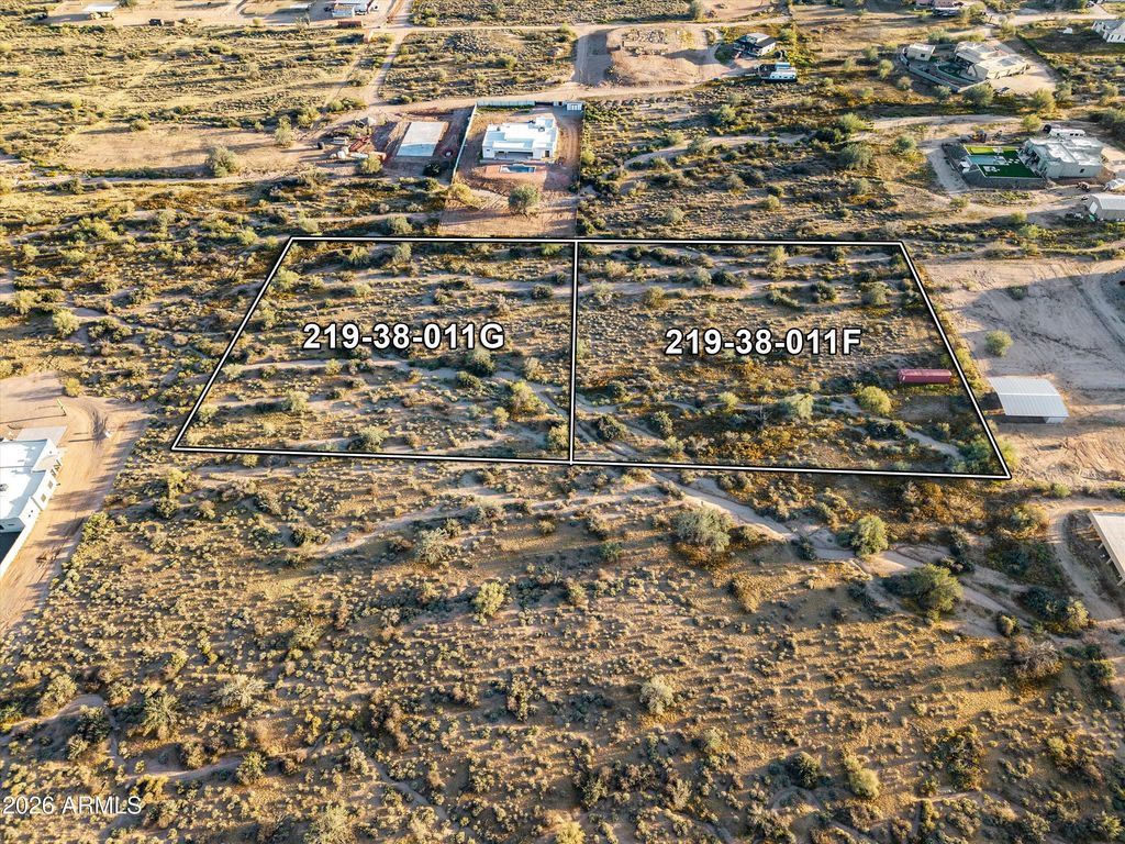 Image 10 of property listing at 0 E Via Dona Road F-G, Rio Verde, AZ 85263