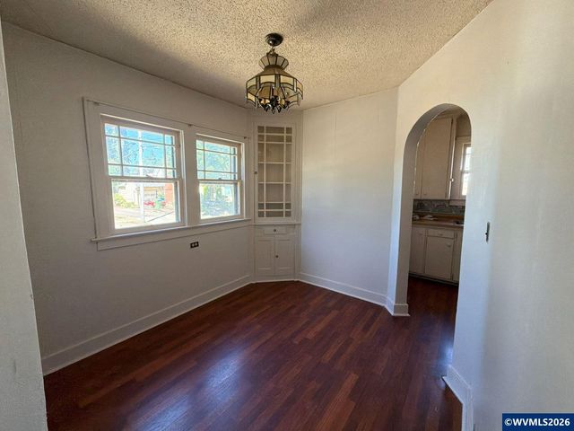 1760 Norway St NE, Salem, OR 97301