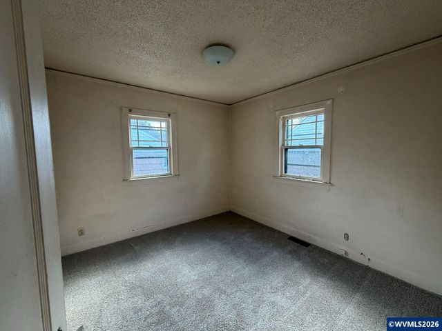1760 Norway St NE, Salem, OR 97301
