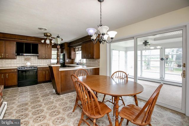 392 EXTONVILLE RD, Allentown, NJ 08501