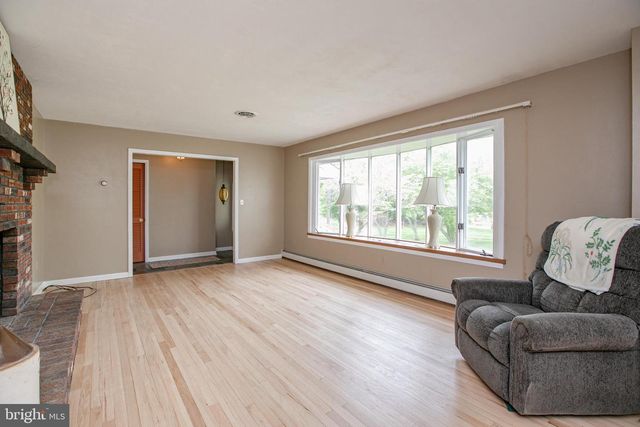 392 EXTONVILLE RD, Allentown, NJ 08501