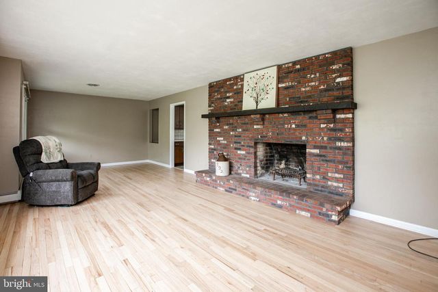 392 EXTONVILLE RD, Allentown, NJ 08501