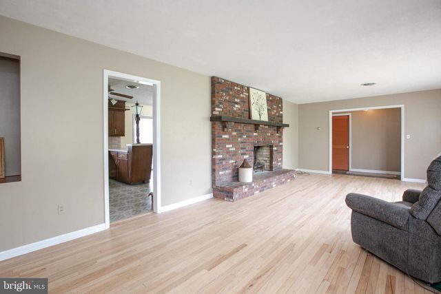 392 EXTONVILLE RD, Allentown, NJ 08501