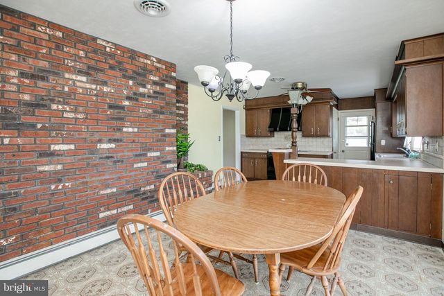 392 EXTONVILLE RD, Allentown, NJ 08501