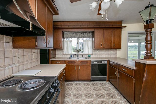 392 EXTONVILLE RD, Allentown, NJ 08501