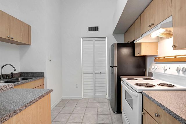 920 VILLA Circle, Boynton Beach, FL 33435