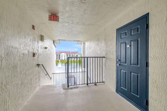 920 VILLA Circle, Boynton Beach, FL 33435