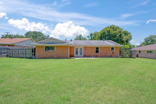 309 Pecan Street, Howe, TX 75459