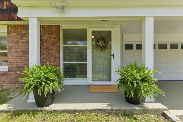 50 Stony Hollow Road, Centerport, NY 11721