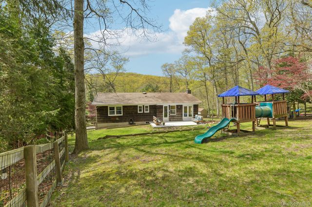 50 Stony Hollow Road, Centerport, NY 11721