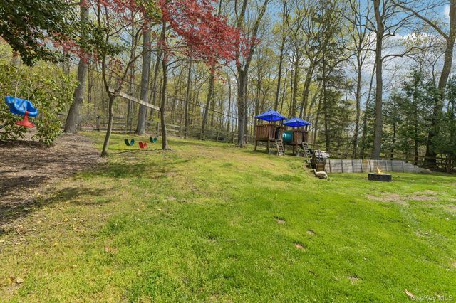 50 Stony Hollow Road, Centerport, NY 11721