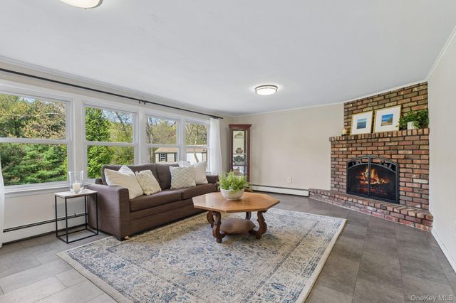 50 Stony Hollow Road, Centerport, NY 11721