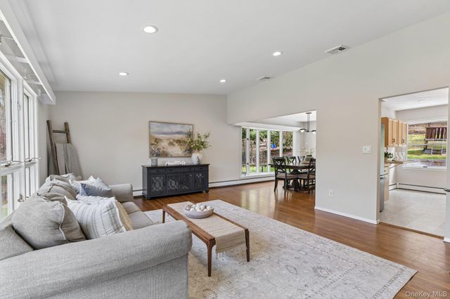 50 Stony Hollow Road, Centerport, NY 11721