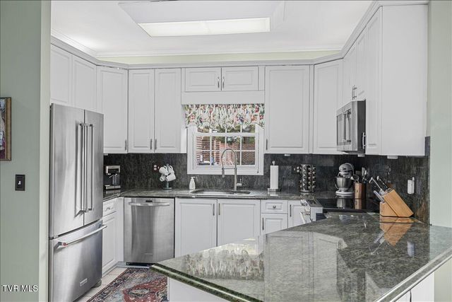 1 Emerald Court, Johnson City, TN 37604