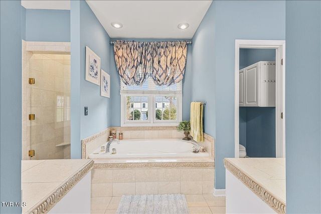 1 Emerald Court, Johnson City, TN 37604