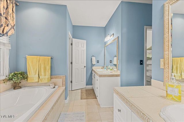 1 Emerald Court, Johnson City, TN 37604