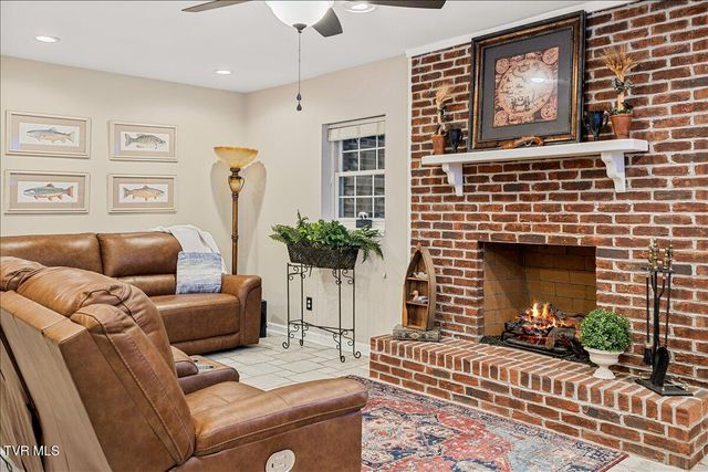 1 Emerald Court, Johnson City, TN 37604