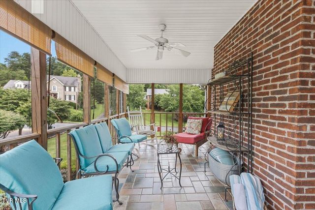 1 Emerald Court, Johnson City, TN 37604