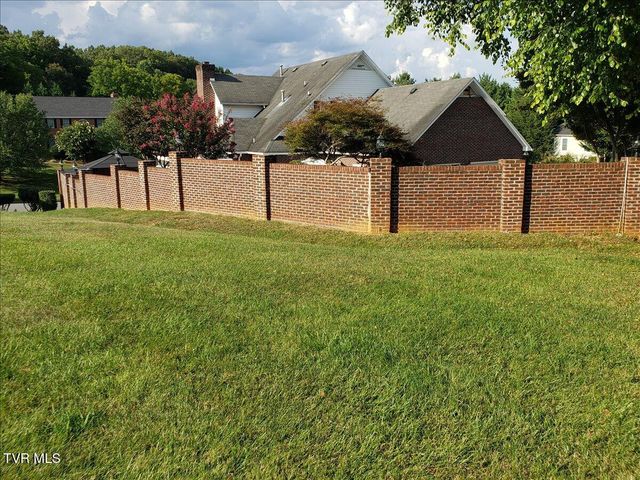 1 Emerald Court, Johnson City, TN 37604