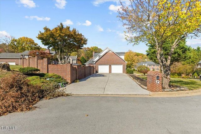 1 Emerald Court, Johnson City, TN 37604