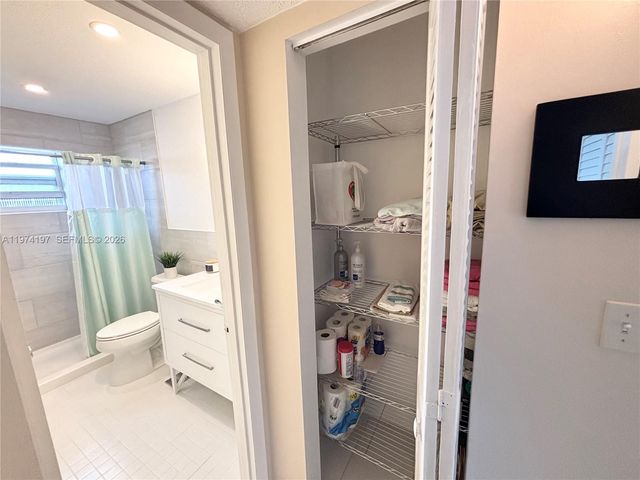 5300 Washington Street O124, Hollywood, FL 33021