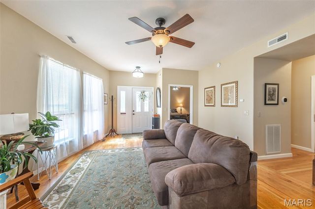 5815 County Road 448, Poplar Bluff, MO 63901