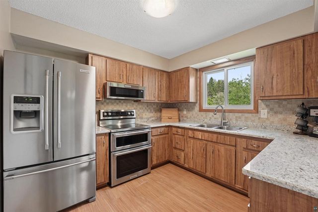 59 Highgate St, Superior, WI 54880