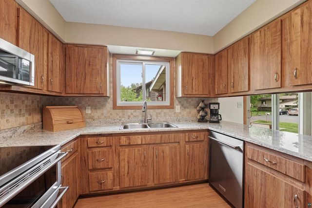 59 Highgate St, Superior, WI 54880