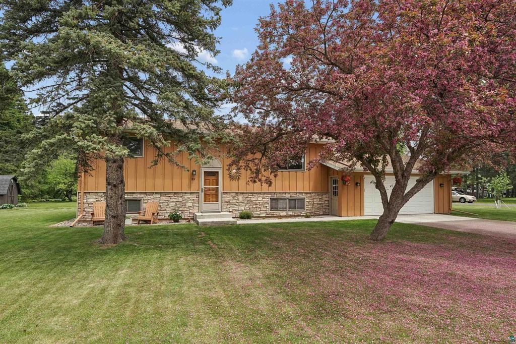59 Highgate St, Superior, WI 54880