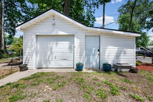 3070 Grove Street, Keego Harbor, MI 48320
