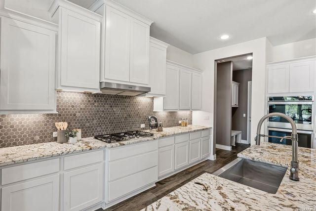 982 Belle Oaks, Bulverde, TX 78163