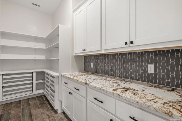 982 Belle Oaks, Bulverde, TX 78163