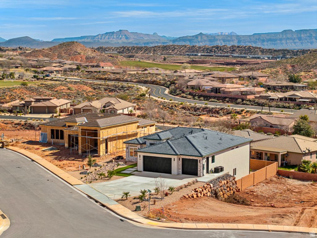 1862 N CHAPMAN DR, Washington, UT 84780