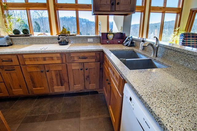 2016 Valley View Rd, Joelton, TN 37080