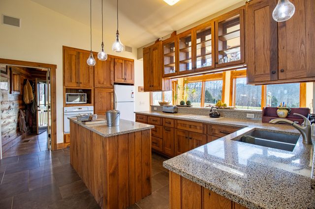 2016 Valley View Rd, Joelton, TN 37080