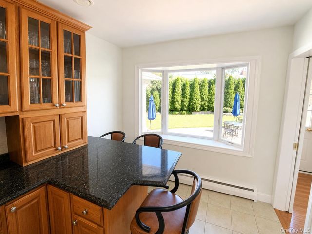 377 Old Courthouse Road, Manhasset Hills, NY 11040