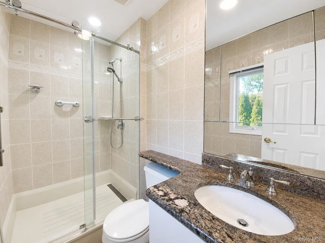 377 Old Courthouse Road, Manhasset Hills, NY 11040