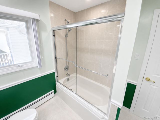 377 Old Courthouse Road, Manhasset Hills, NY 11040