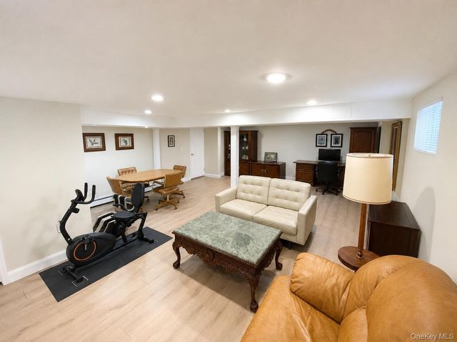 377 Old Courthouse Road, Manhasset Hills, NY 11040