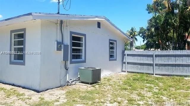 1218 NW 15th St, Fort Lauderdale, FL 33311